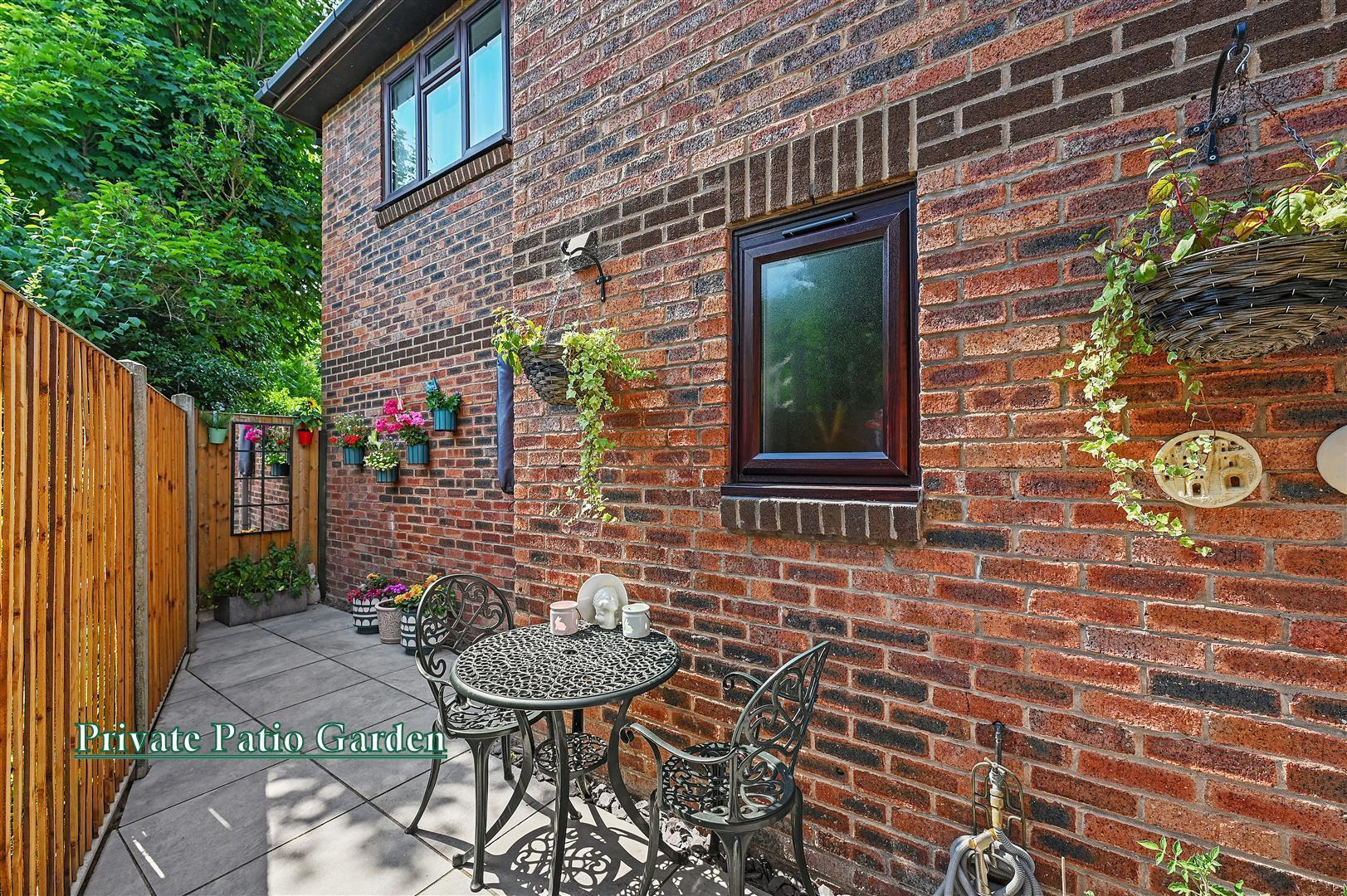 Property in Alpine View, Carshalton Beeches, SM5