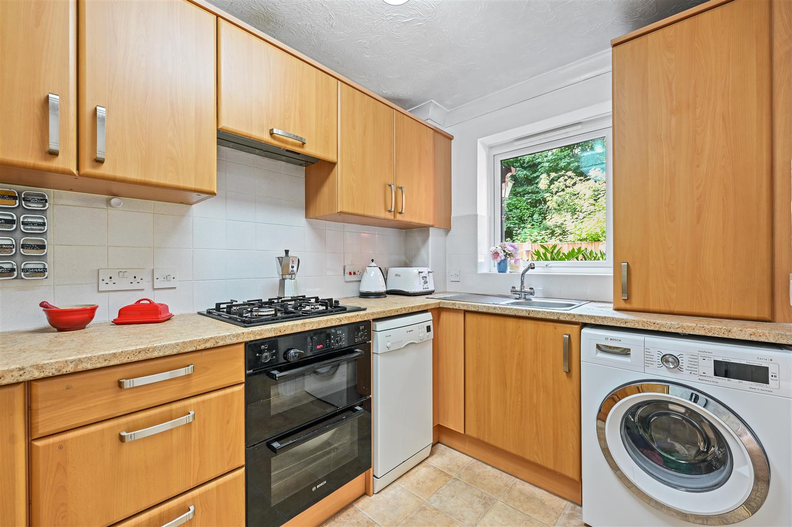 Property in Alpine View, Carshalton Beeches, SM5