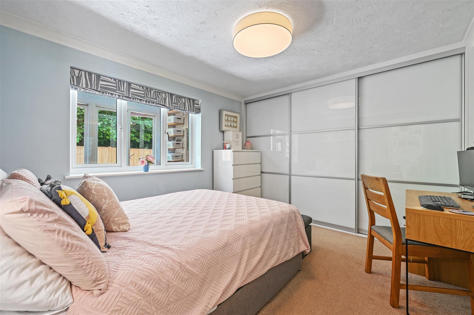 Property in Alpine View, Carshalton Beeches, SM5