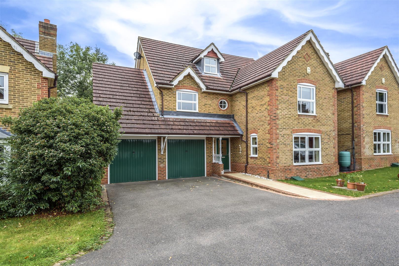 Property in Burns Close, Carshalton Beeches, SM5
