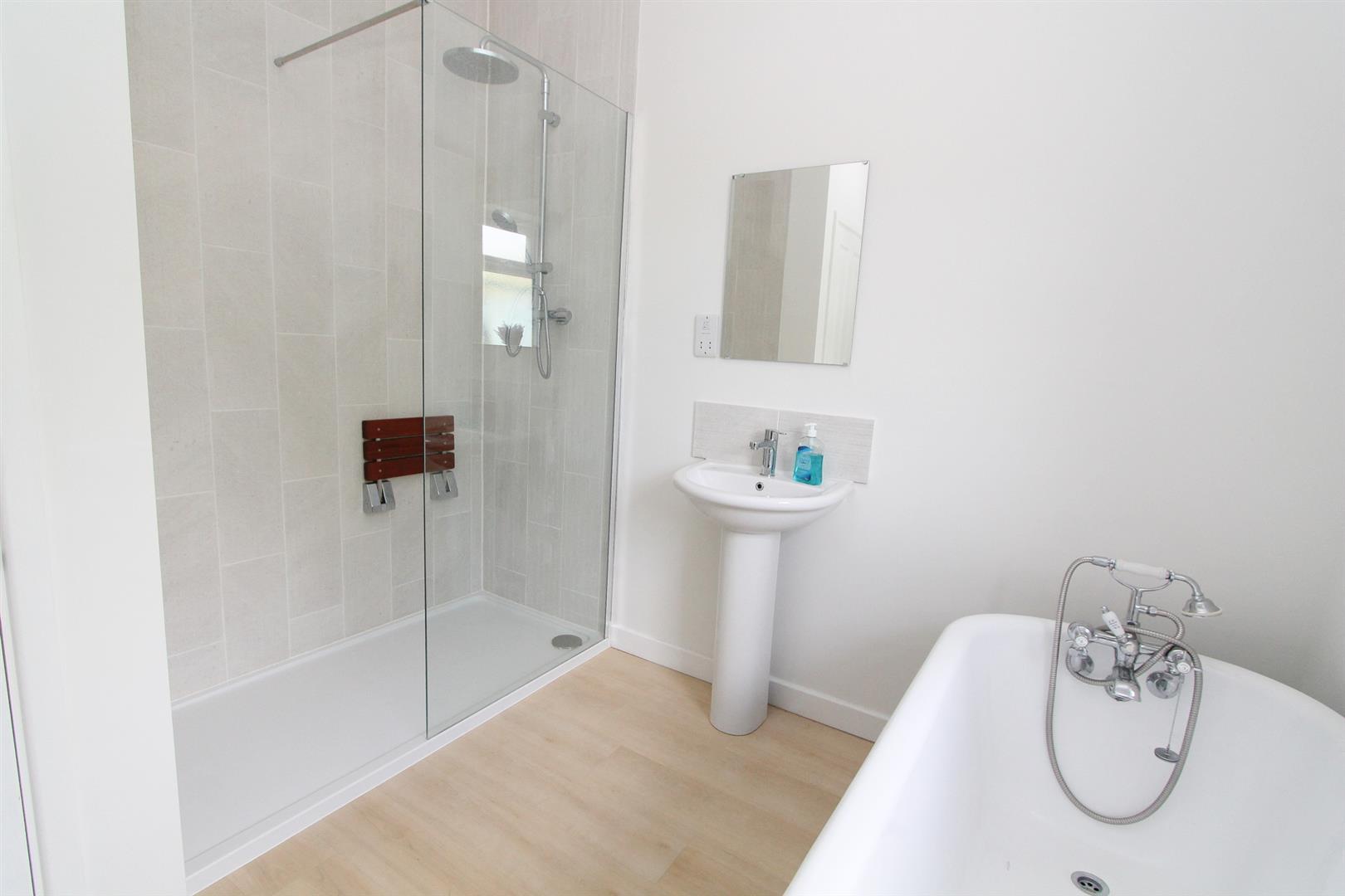 Property in Carshalton Grove, Sutton, SM1