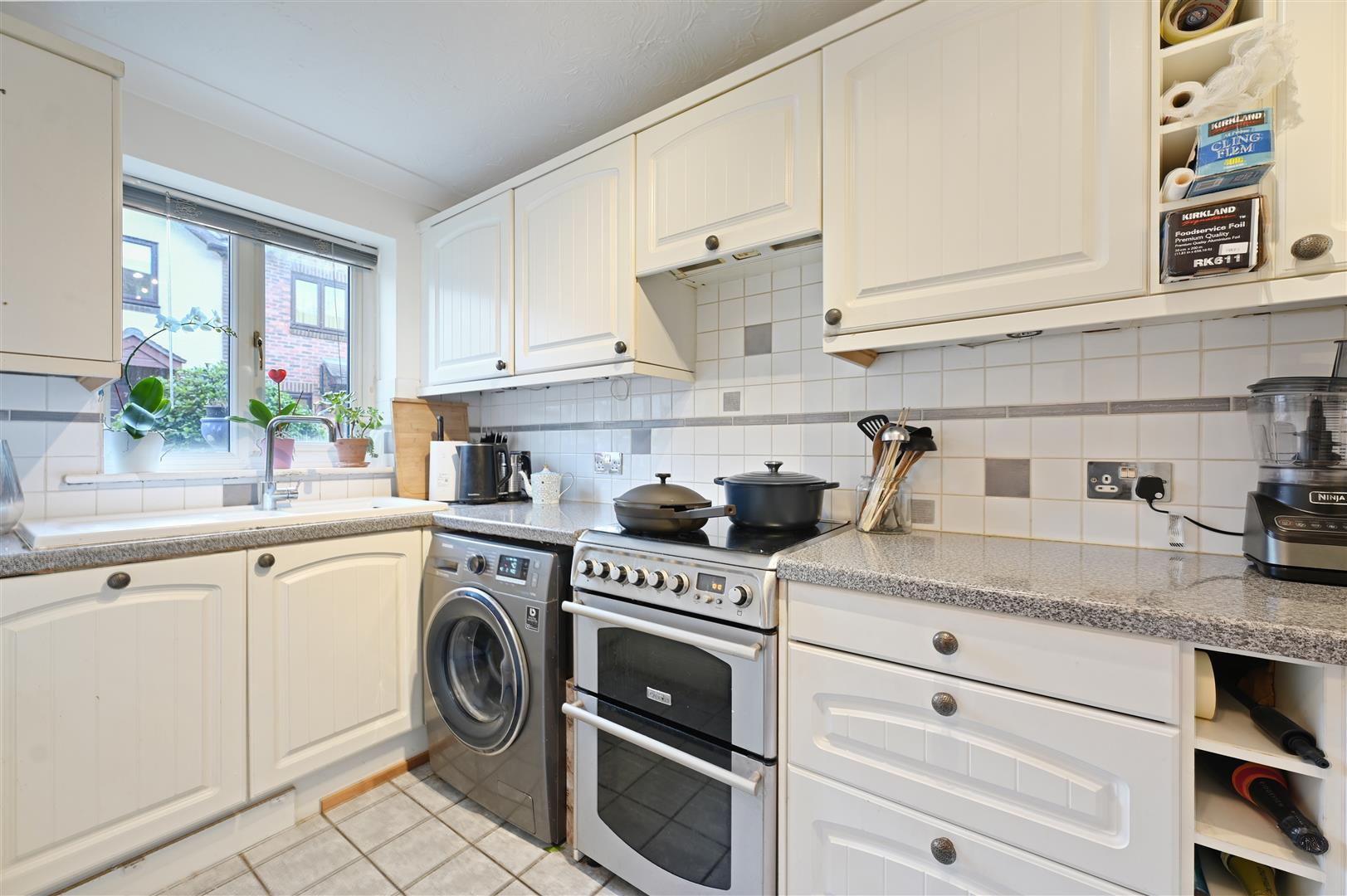 Property in Alpine View, Carshalton, SM5