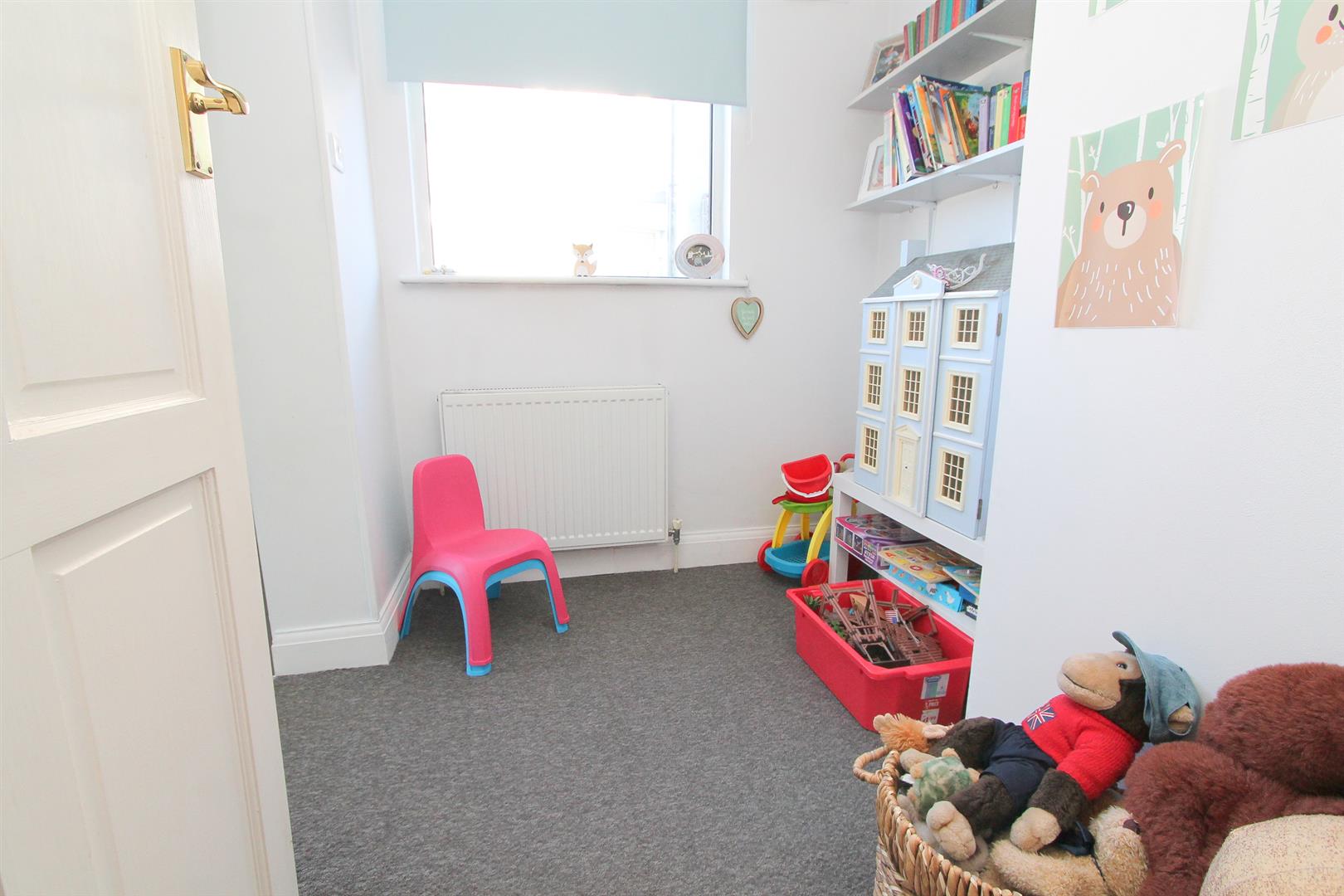 Property in Walton Avenue, Sutton, SM3
