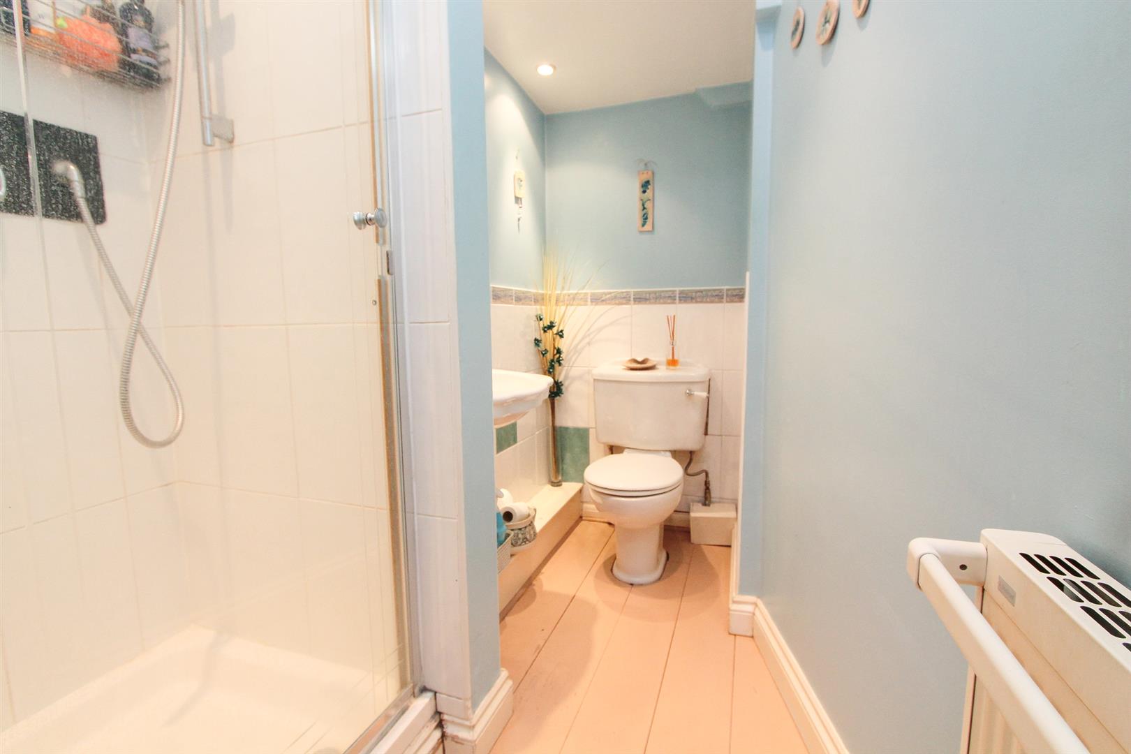 Property in Walton Avenue, Sutton, SM3