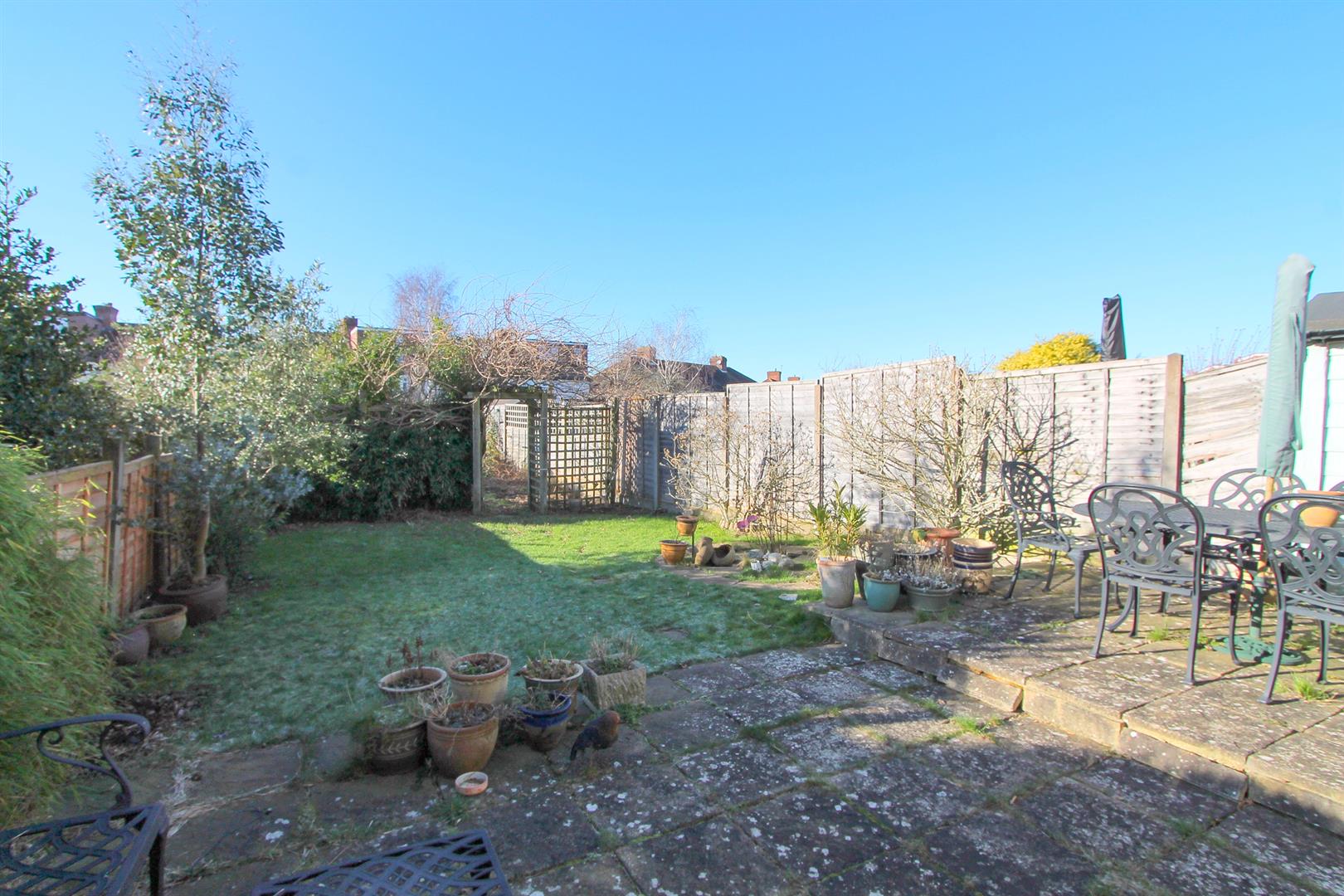 Property in Walton Avenue, Sutton, SM3