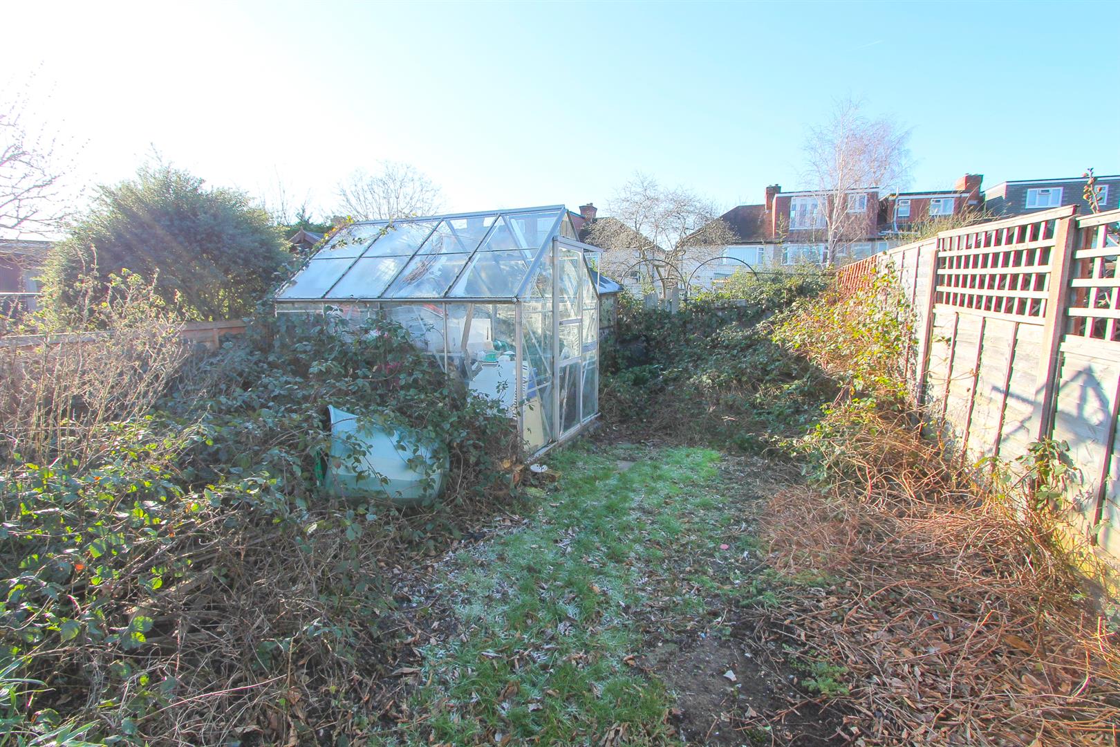 Property in Walton Avenue, Sutton, SM3