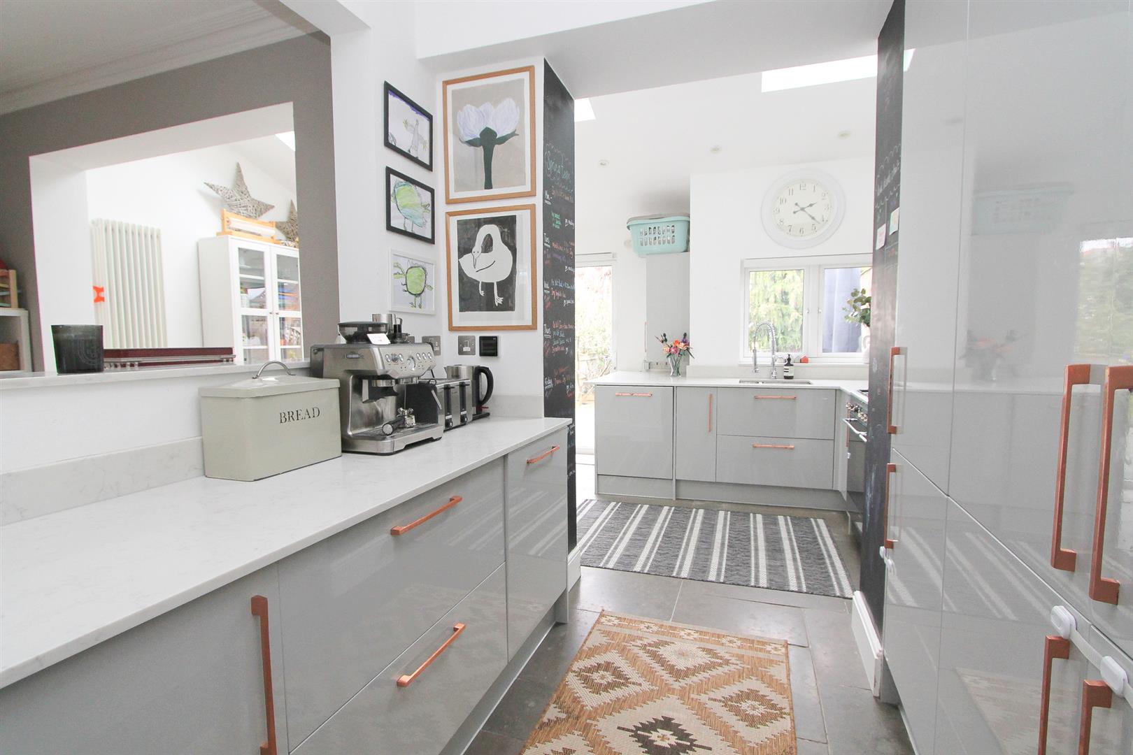 Property in Gordon Road, Carshalton Beeches, SM5