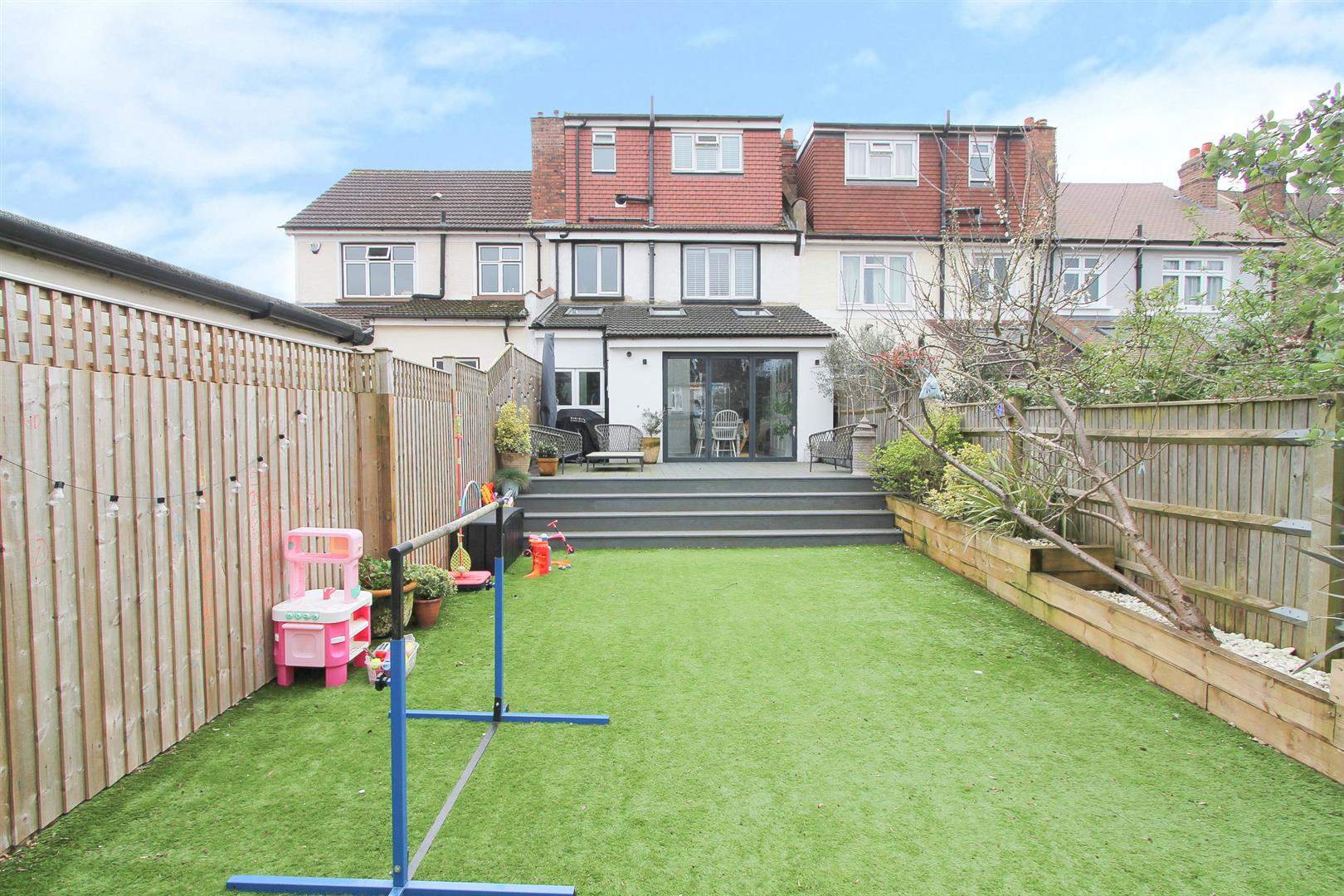 Property in Gordon Road, Carshalton Beeches, SM5