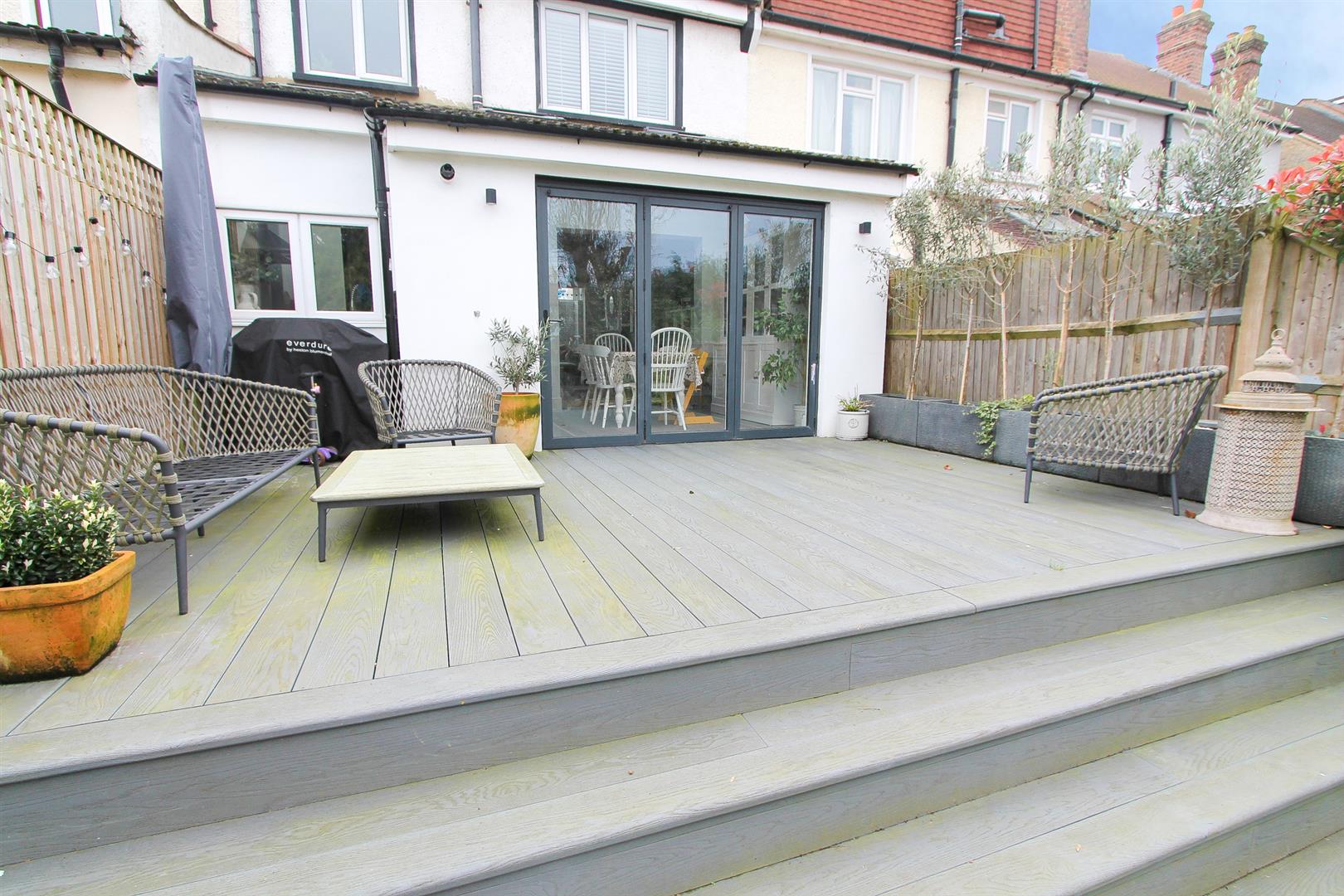 Property in Gordon Road, Carshalton Beeches, SM5