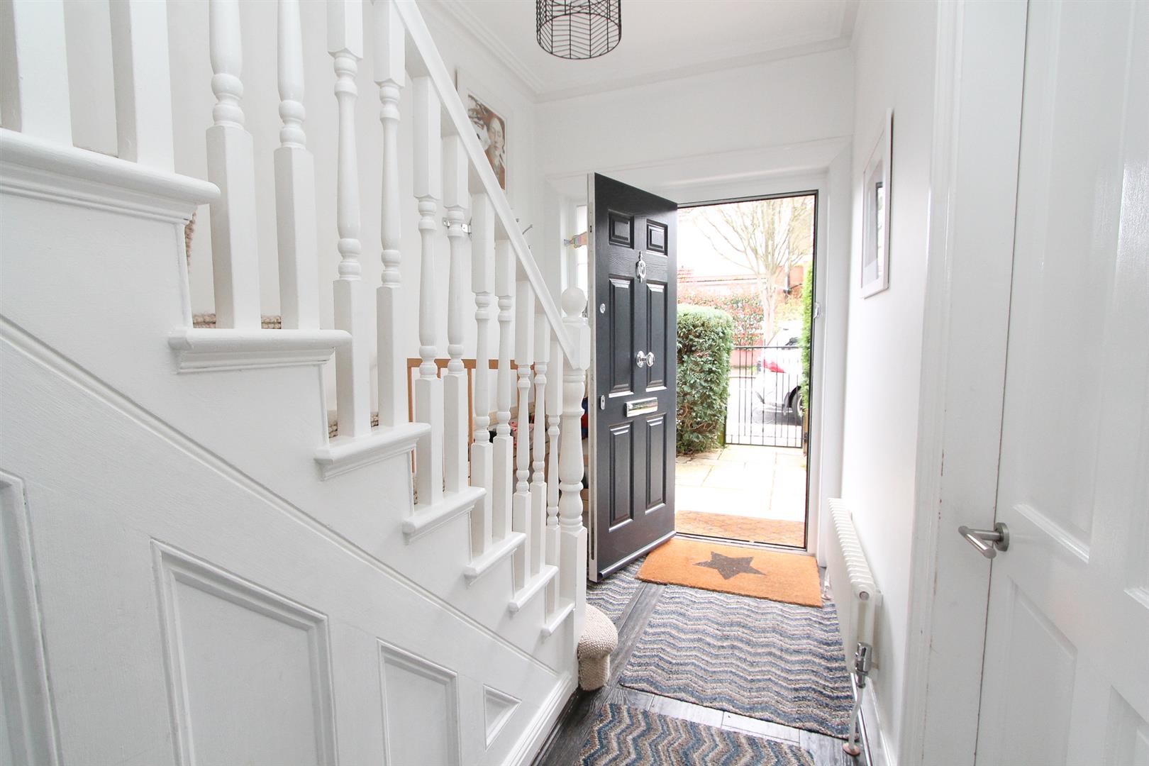 Property in Gordon Road, Carshalton Beeches, SM5