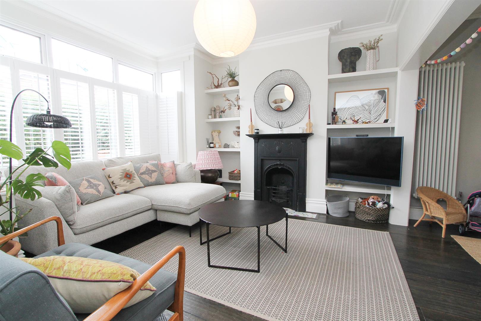 Property in Gordon Road, Carshalton Beeches, SM5