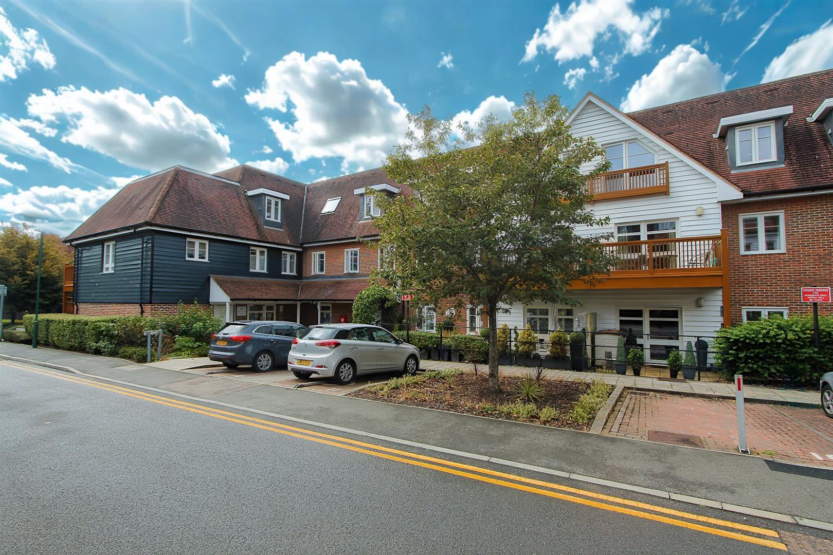 Fitznell Court, Cheam, SM3