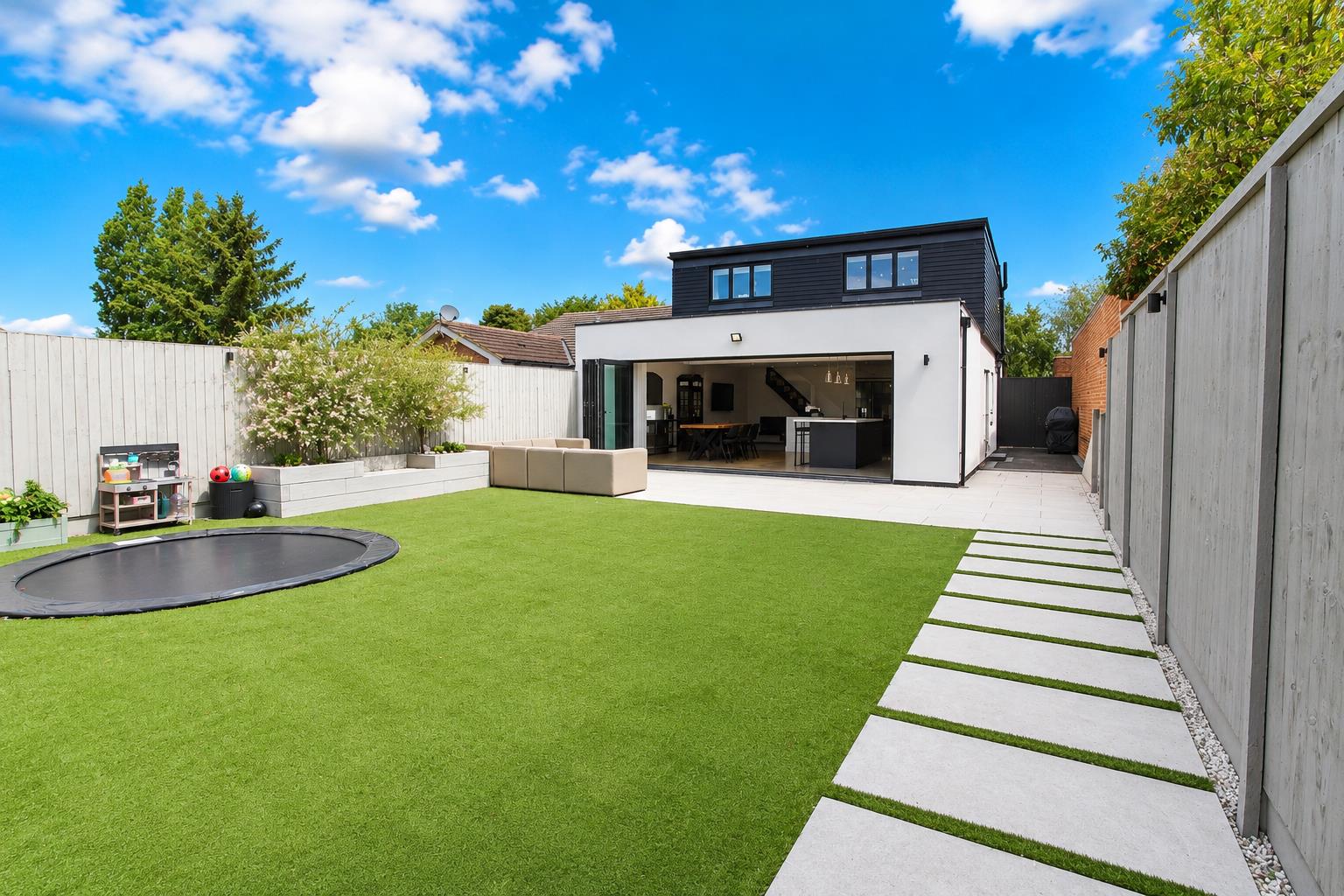 Vernon Close, Epsom, KT19