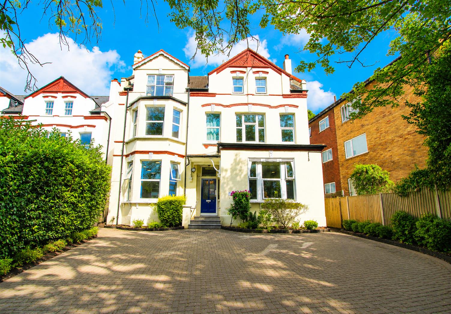 Brighton Road, Sutton, SM2