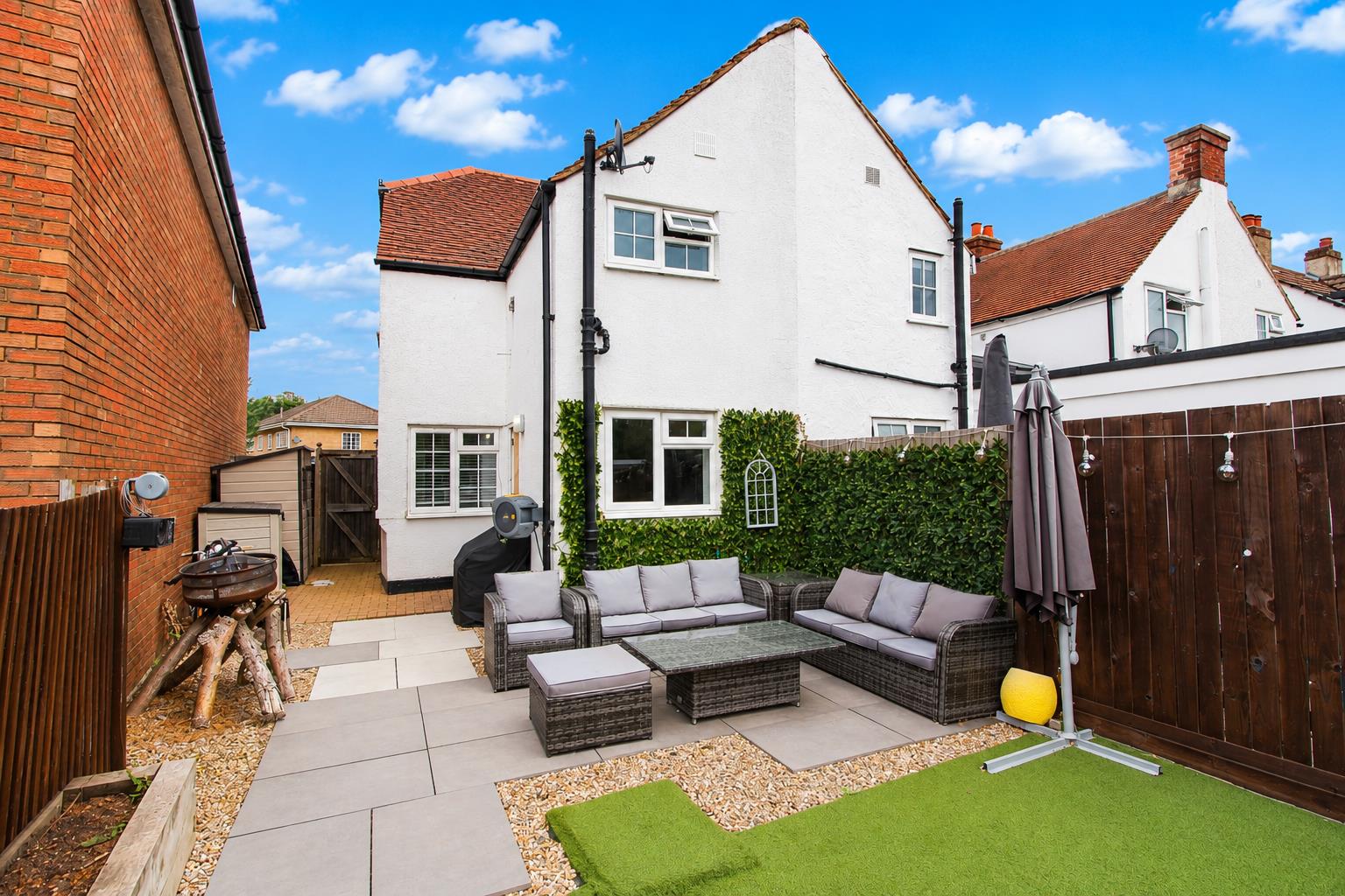 Canons Lane, Tadworth, KT20