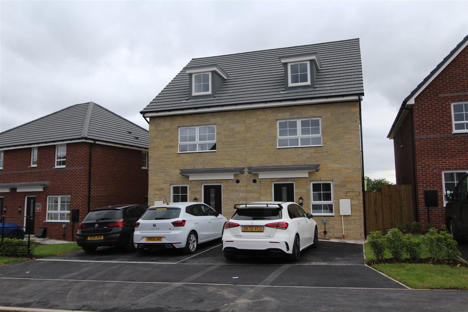 Property in Braeburn Drive, Appleton, Warrington, Cheshire, WA4 5AA