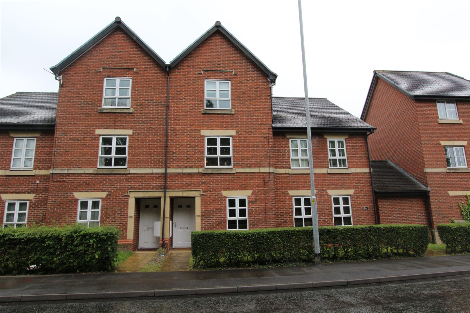 Property in Rushgreen Road, Lymm, Cheshire, WA13 9RE