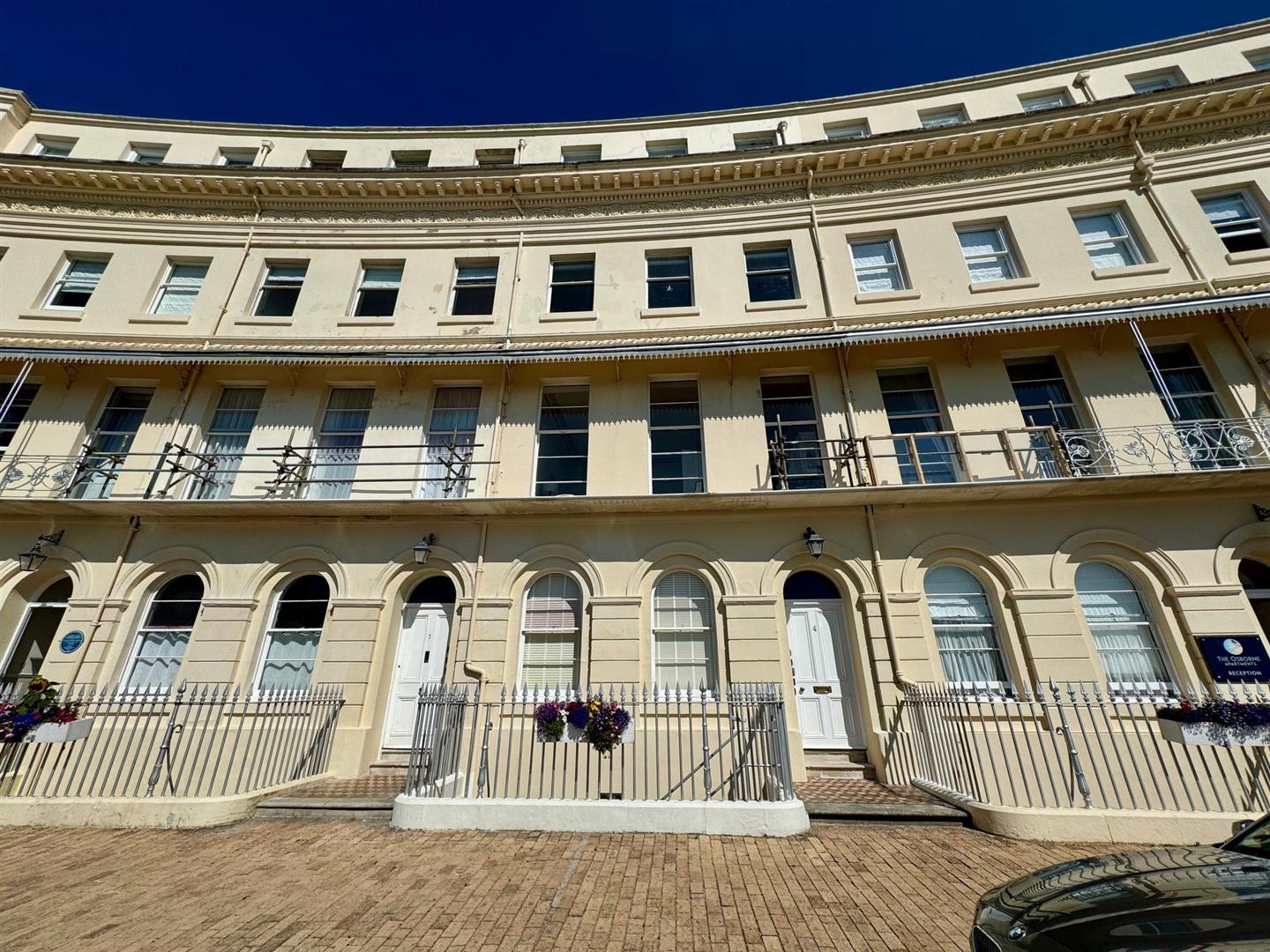Hesketh Crescent, Torquay, TQ1