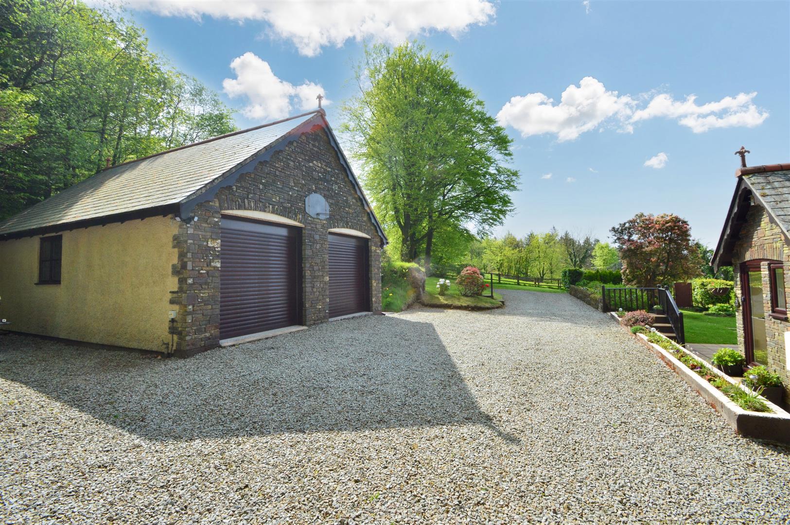 Property in Dousland, Yelverton, Devon