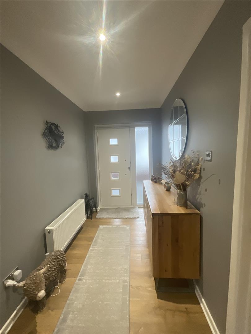 Property in Llwyn Y Bryn, Ammanford, SA18 2ES