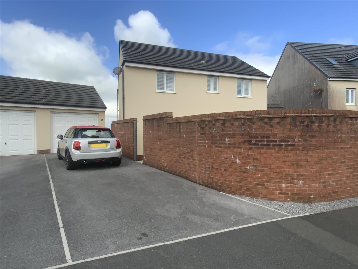 Property in Rhodfa'r Ceffyl, Ffoslas, Carway, Kidwelly, Carmarthenshire